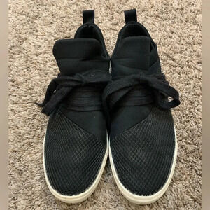 Brash black sneakers size 7